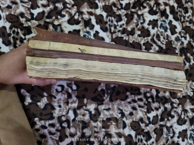 مصحف اثري ٢٠٠ سنه