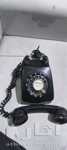 هاتف قديم جدا صنع في سبعينيات القرن الماضي