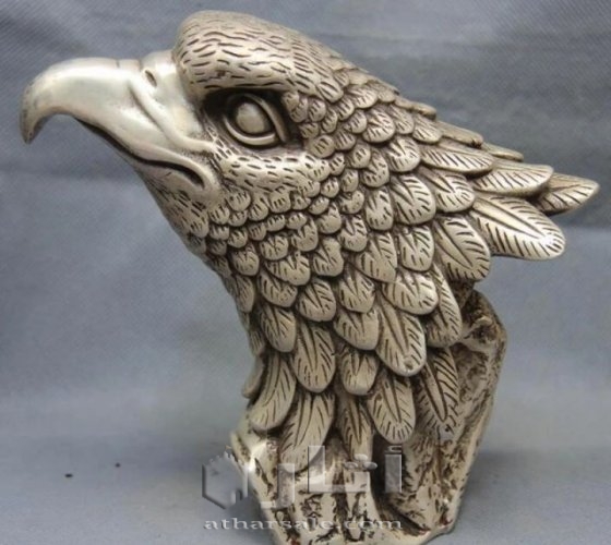 رأس صقر نحاسي