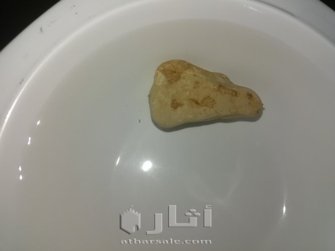 حجارة طبيعية بأشكال ورسومات