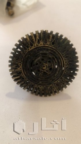 اختام تعود للقرن الثامن عشر وهم عدد٢ ختميين