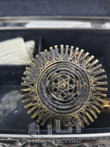 اختام تعود للقرن الثامن عشر وهم عدد٢ ختميين