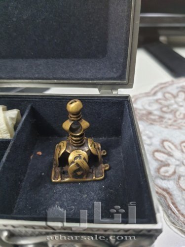 اختام تعود للقرن الثامن عشر وهم عدد٢ ختميين