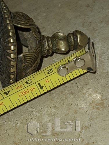 اختام تعود للقرن الثامن عشر وهم عدد٢ ختميين