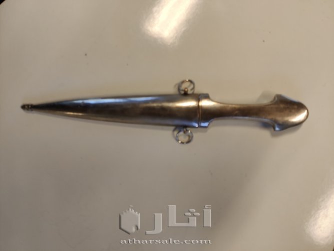خنجر شرقي قديم بحالة ممتازة