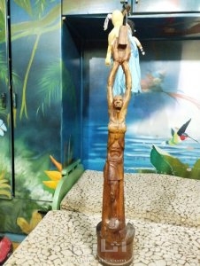 تمثال قطعة واحدة من خشب الزيتون 1