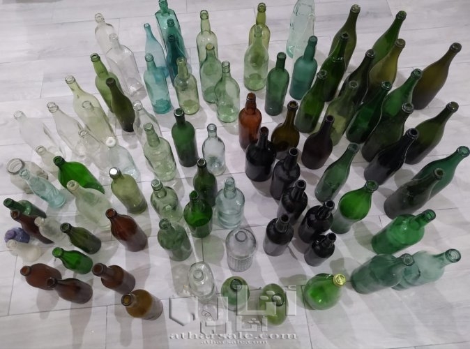 قنينات زجاجية قديمة