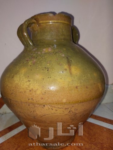 إناء أثري منذ أكثر من قرن من الزمان