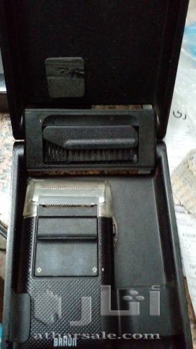 ماكينة حلاقة براون قديمة