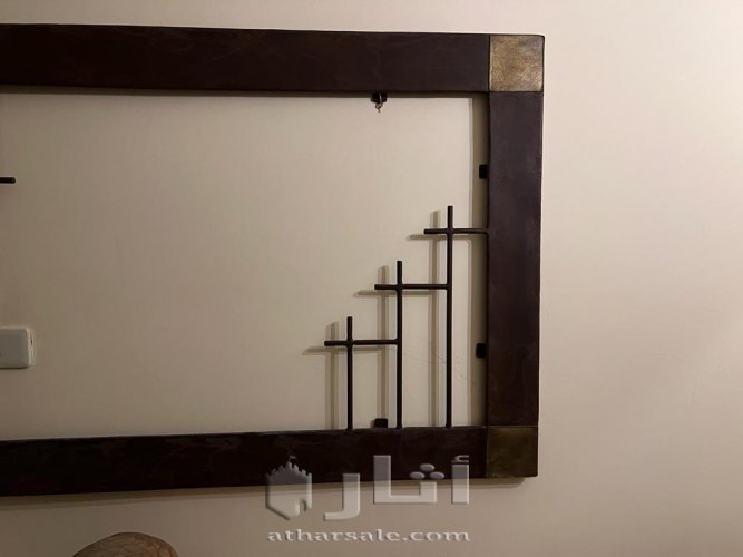 اطار من الحديد والناس