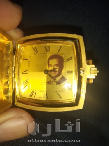 ساعة اثرية مهداة للضباط العراقيين من قبل صدام حسين