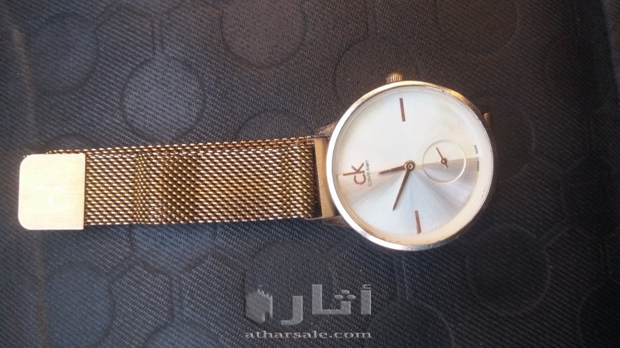 ساعة يد للنساء