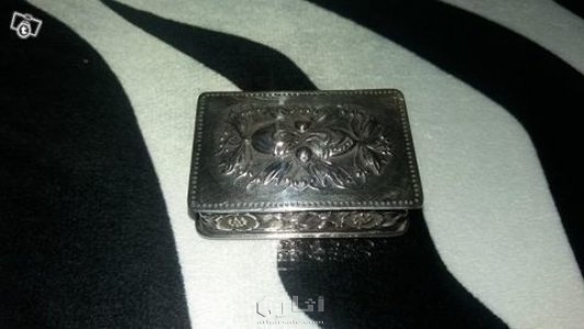 صندوق فضه خالص ومدهب من الداخل