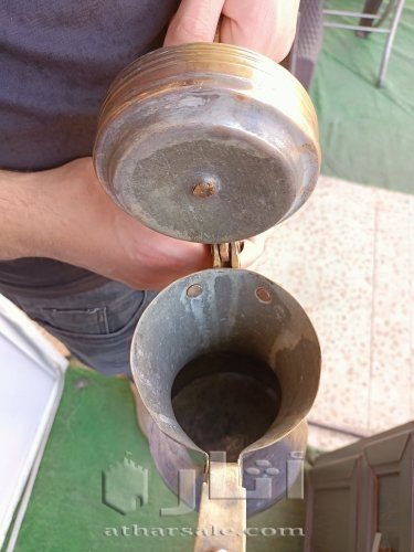 دلة قهوه نحاس عمرها فوق ١٢٠ سنه