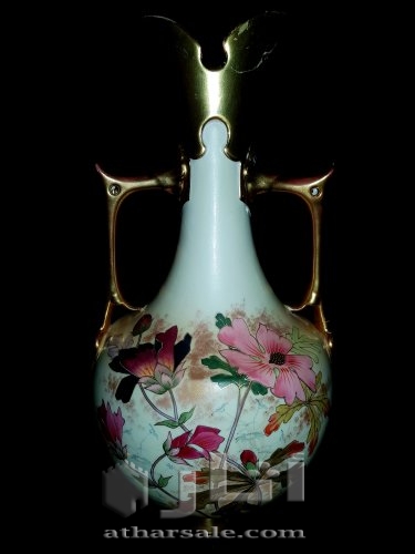 مقتنيات نادرة ومطلي ذهب .وفخار. ونحاس. ورخام.