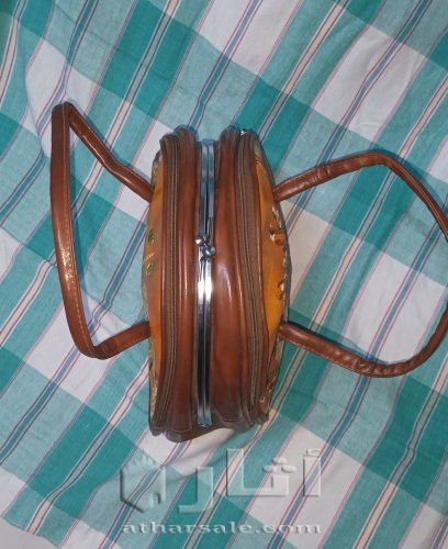 شنطه جلد قديمه 50سنه جديدة كرت