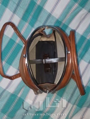 شنطه جلد قديمه 50سنه جديدة كرت