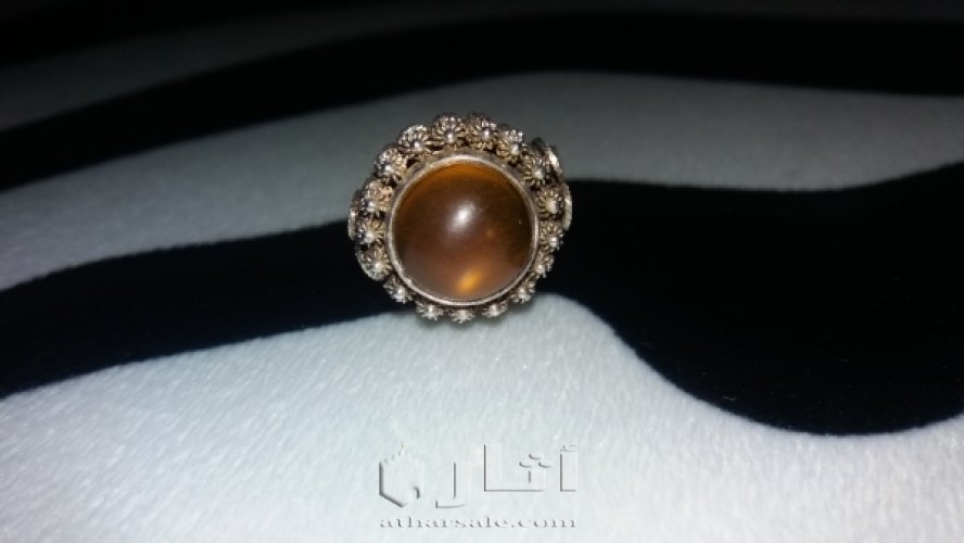 خاتم فضه عليه حجر عنبر كهرب كهرمان