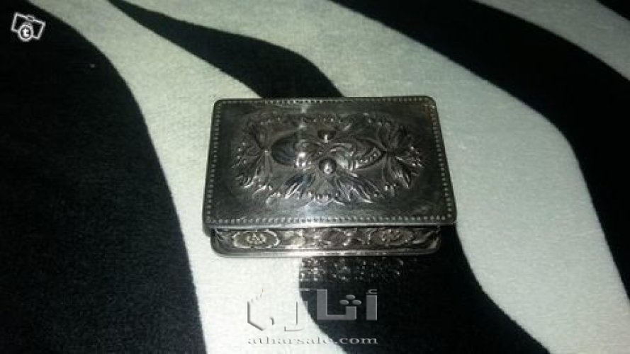 صندوق فضه خالص ومدهب من الداخل