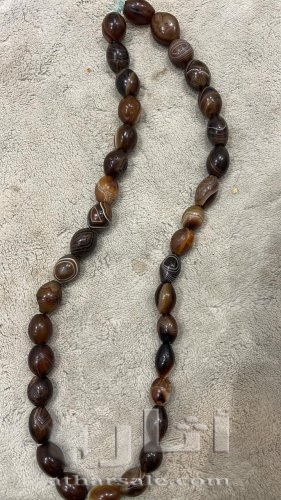 قلايد قديمة من احجار كريمة