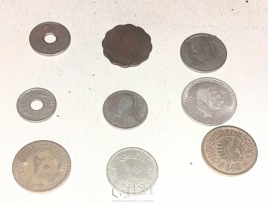 متفرقات من التحف والعمله المصريه القديمه 14