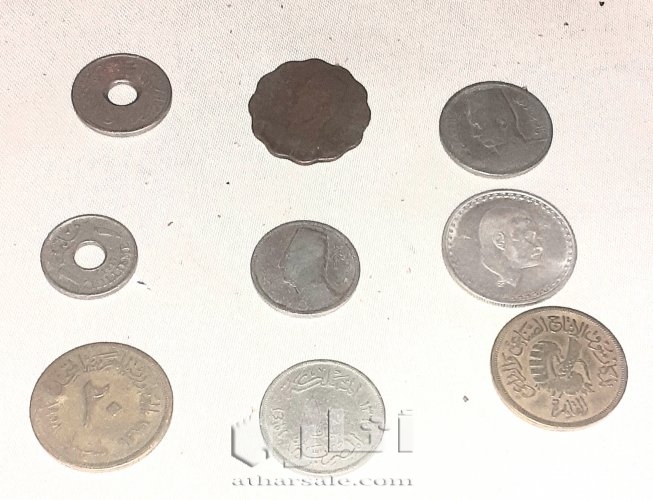 متفرقات من التحف والعمله المصريه القديمه