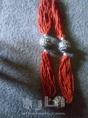 عقد مرجان تونسي