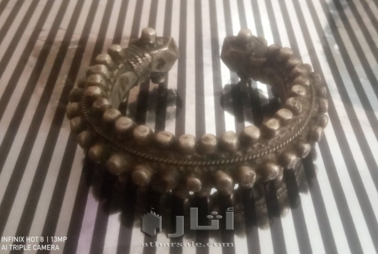 أثاريات عربية تاريخية