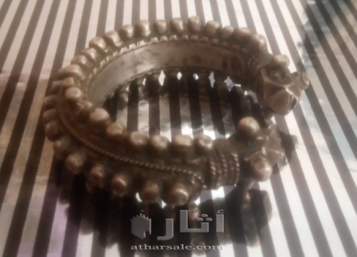 أثاريات عربية تاريخية