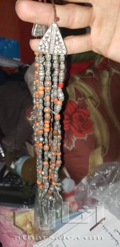 حلق للنساء قديم جدا ونادر