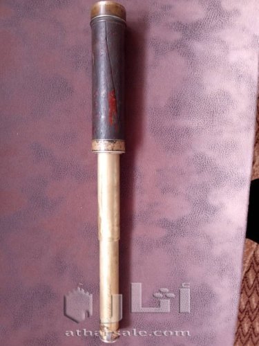 منظار قديم نحاسي يعمل بشكل ممتاز.