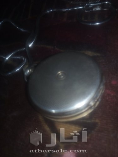 ساعة جيب سوبيسرى اثريه  اكثر من مائة عام مرصعه بالحجار الكريمه والذهب