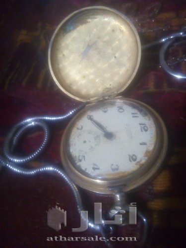 ساعة جيب سوبيسرى اثريه  اكثر من مائة عام مرصعه بالحجار الكريمه والذهب