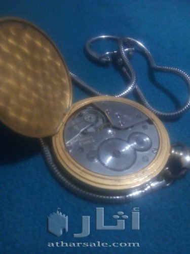 ساعة جيب سوبيسرى اثريه  اكثر من مائة عام مرصعه بالحجار الكريمه والذهب