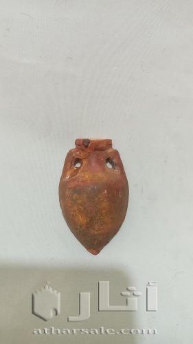 قطعة فخارية طينية عتيقة