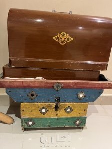 مكينة خياطة قديمة