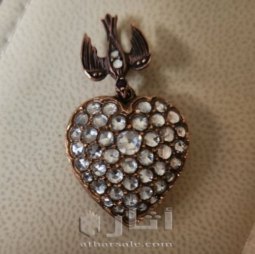تعليقه ذهب اجمر ذهب عيار ١٤الماس فلامنك
