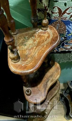 رف زاويه خشبيه