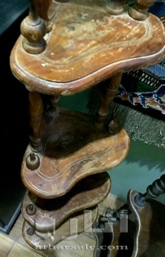 رف زاويه خشبيه