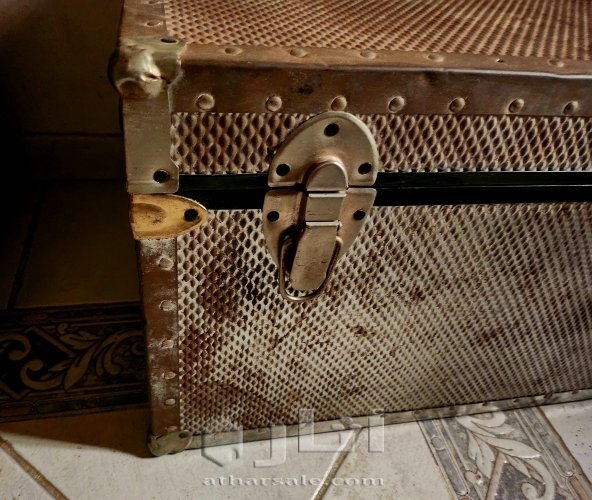 صدر اوجذع المنيوم قديم ححم كبير