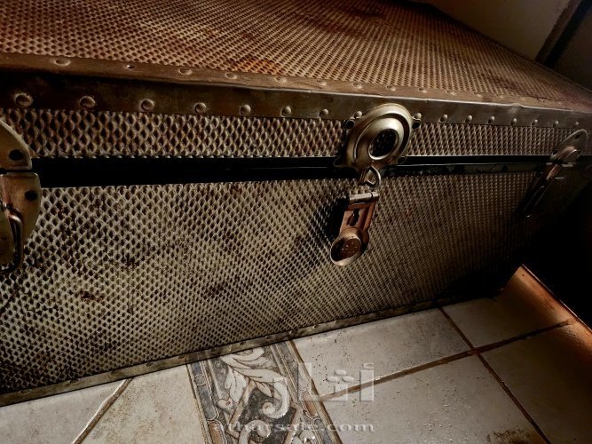 صدر اوجذع المنيوم قديم ححم كبير