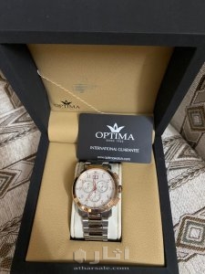 ساعتان الاولى جديدة لم تستخدم والساعة الثانية مستعملة نظيفة ذهب