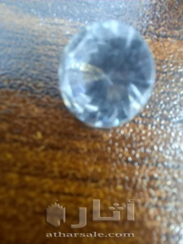 مجموعة من الماس والأحجار الكريمة
