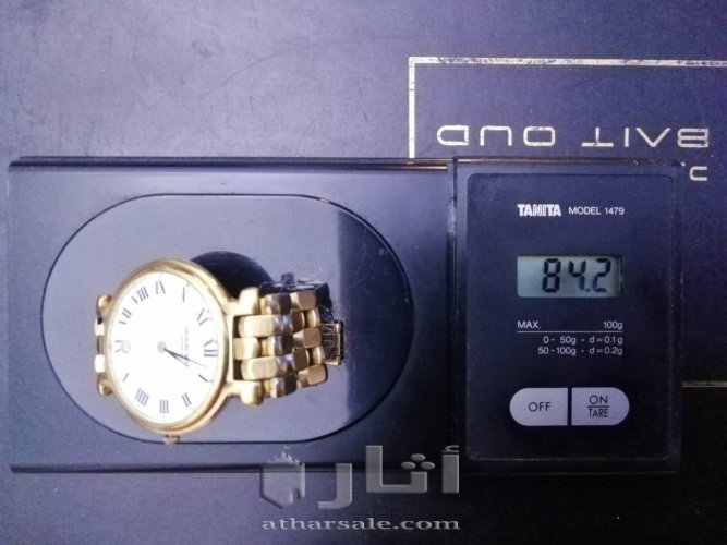 ساعتان الاولى جديدة لم تستخدم والساعة الثانية مستعملة نظيفة ذهب