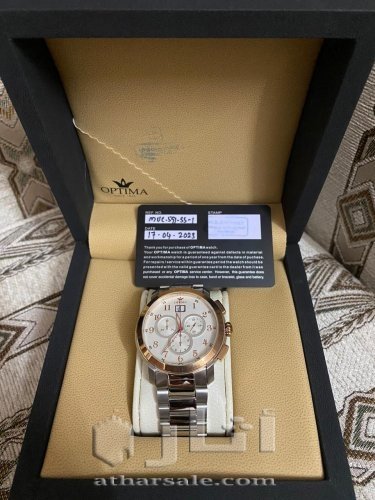 ساعتان الاولى جديدة لم تستخدم والساعة الثانية مستعملة نظيفة ذهب