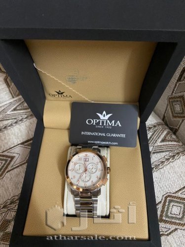 ساعتان الاولى جديدة لم تستخدم والساعة الثانية مستعملة نظيفة ذهب