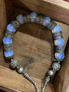 عقد فضة مع احجار كريمة