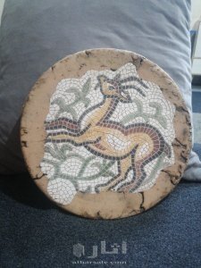 لوحه يدويه مصنوعه من فخار