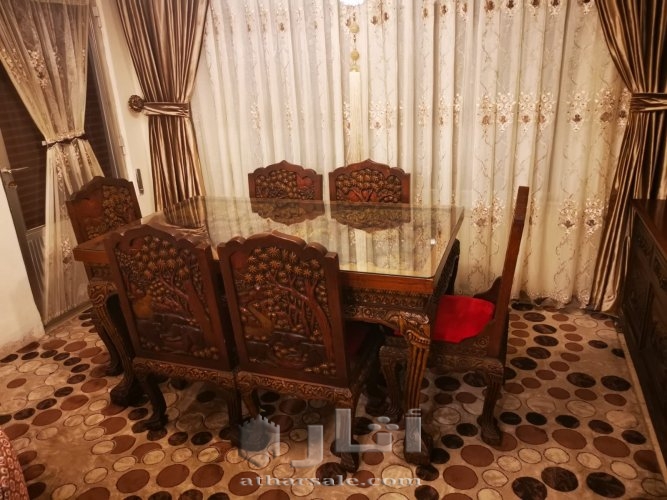 طاولة سفرة مع بوفيه حفر