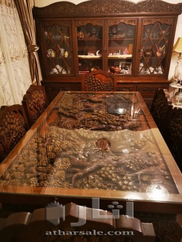 طاولة سفرة مع بوفيه حفر